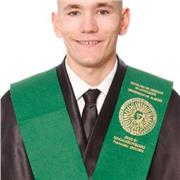 Titulado en Educación Primaria en la mención de Educación Física.